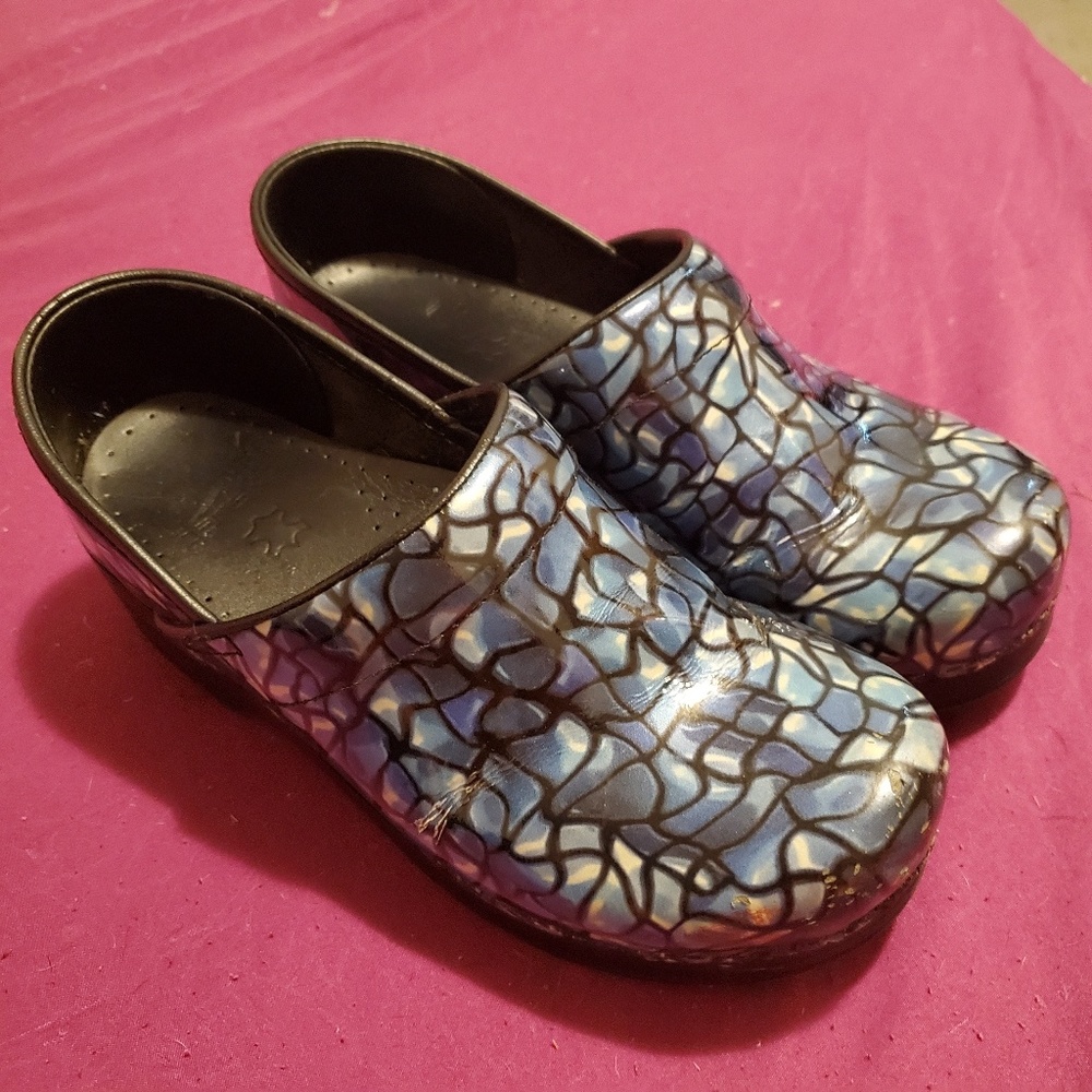 2 Womens dansko nursing slip on clogs